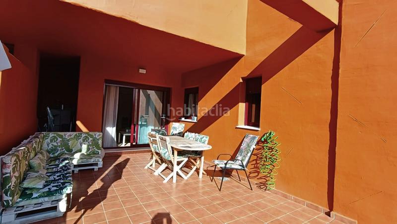 Foto cfa265c5-77a0-475a-8d3a-82de0fa81669. Piso encantador bajo de 2 dormitorios con jardín privado en la duquesa en Manilva