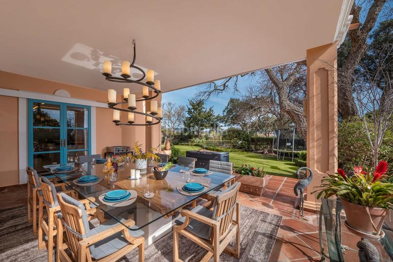 Foto 288417fd-39c4-4156-b1fd-727638627887. Maison avec cheminée parking piscine dans Sotogrande alto Sotogrande