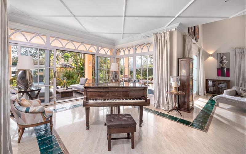 Foto 2dd588f2-7256-4d07-8be3-28b2aa4d0e57. Maison avec cheminée parking piscine dans Sotogrande alto Sotogrande