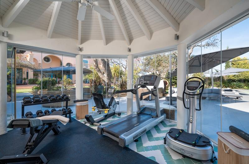 Foto 2f540443-969e-46b0-8be1-f5d44d87771b. Maison avec cheminée parking piscine dans Sotogrande alto Sotogrande