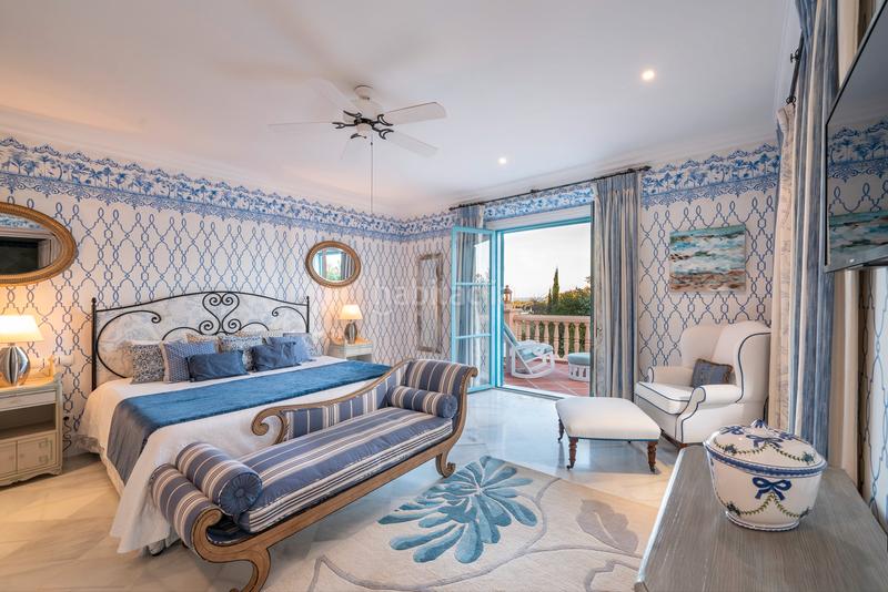 Foto 444bf78d-0df0-42d8-b730-f30bca5ba9fd. Maison avec cheminée parking piscine dans Sotogrande alto Sotogrande