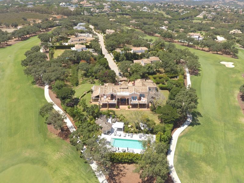 Foto 7595317a-496e-45d0-929f-7503bdc25ad2. Maison avec cheminée parking piscine dans Sotogrande alto Sotogrande