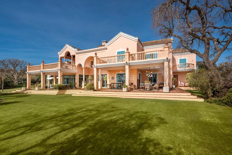 Foto 8bf68963-8d52-4fff-be5d-88eae11d460a. Maison avec cheminée parking piscine dans Sotogrande alto Sotogrande