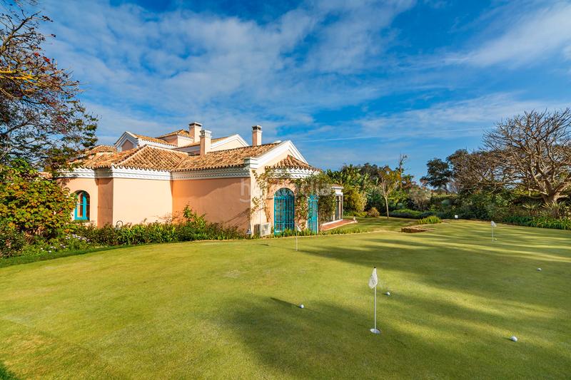 Foto e2541cbf-304a-4705-a133-40a73c60d88f. Maison avec cheminée parking piscine dans Sotogrande alto Sotogrande