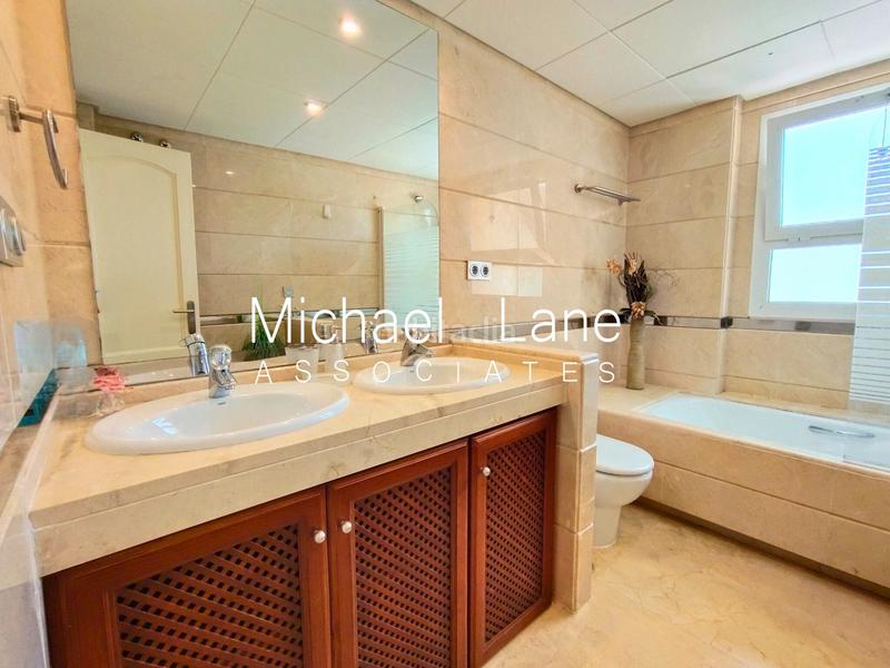 Foto 2b02db88-a6fa-489b-90d1-3542afcbeed3. Piano terra con parcheggio piscina in Sotogrande alto Sotogrande