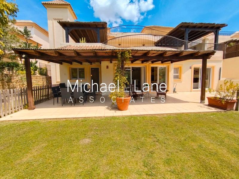 Foto a1893443-eb22-4c8a-be3d-931b40e2209a. Piano terra con parcheggio piscina in Sotogrande alto Sotogrande