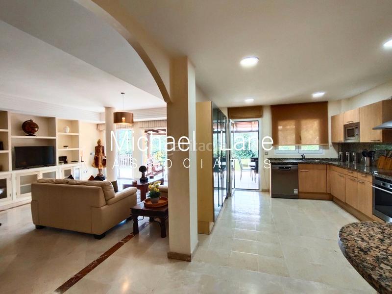 Foto e244451d-da30-41d3-818d-e0befa2534b0. Piano terra con parcheggio piscina in Sotogrande alto Sotogrande