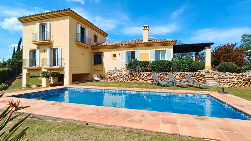 Foto 41b3d0a9-3a9e-4f57-8922-00ce0977ba65. Chalet avec cheminée parking piscine dans Sotogrande alto Sotogrande