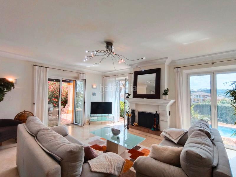 Foto 6c4cdd1e-204e-40aa-9a20-8bcc9962e8a5. Chalet avec cheminée parking piscine dans Sotogrande alto Sotogrande