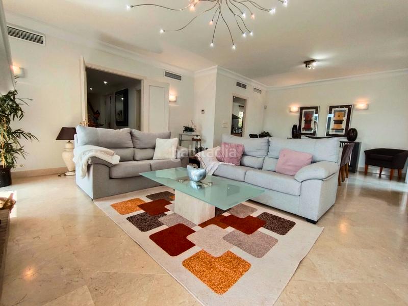 Foto 8926e8ba-01dd-4ac2-9ce8-2958013c6748. Chalet avec cheminée parking piscine dans Sotogrande alto Sotogrande