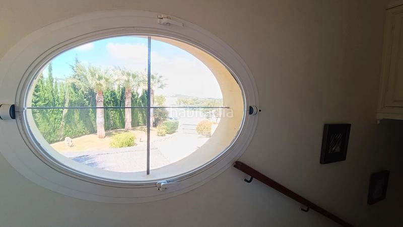 Foto a0a6e3d2-0aa9-46bf-a5cc-522fc4867a3a. Chalet avec cheminée parking piscine dans Sotogrande alto Sotogrande