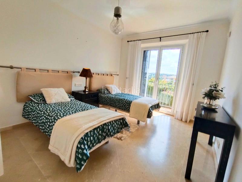 Foto d802f6d7-8f82-40b6-8df7-1269d18ce6c5. Chalet avec cheminée parking piscine dans Sotogrande alto Sotogrande