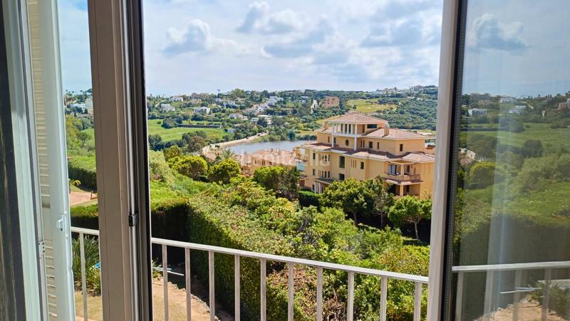 Foto e1eace7c-0a4f-4c61-a0ef-3119632b648a. Chalet avec cheminée parking piscine dans Sotogrande alto Sotogrande