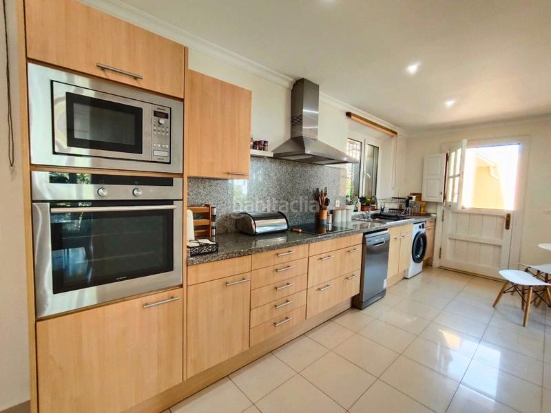 Foto e60704b5-2d71-42dc-ba88-58cf404b43ff. Chalet avec cheminée parking piscine dans Sotogrande alto Sotogrande