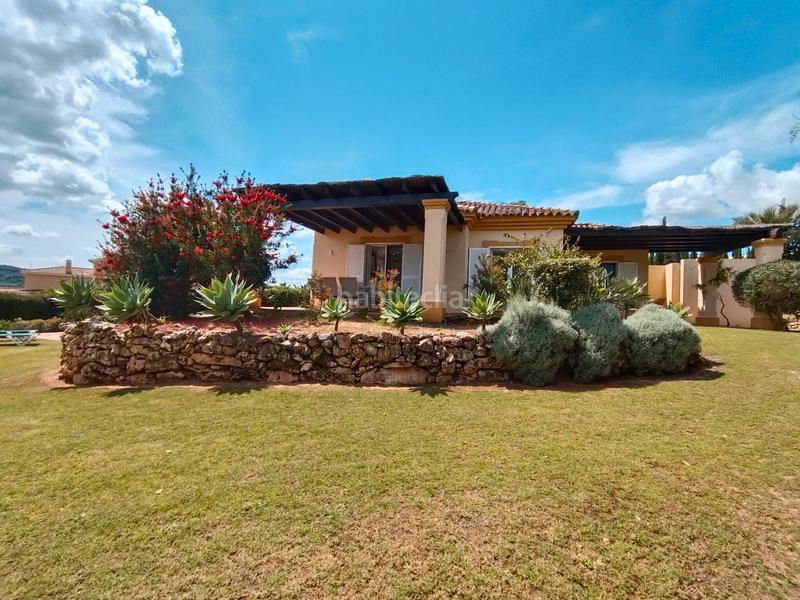 Foto fb2385f6-b7bd-4db4-944c-99078a78d05d. Chalet avec cheminée parking piscine dans Sotogrande alto Sotogrande