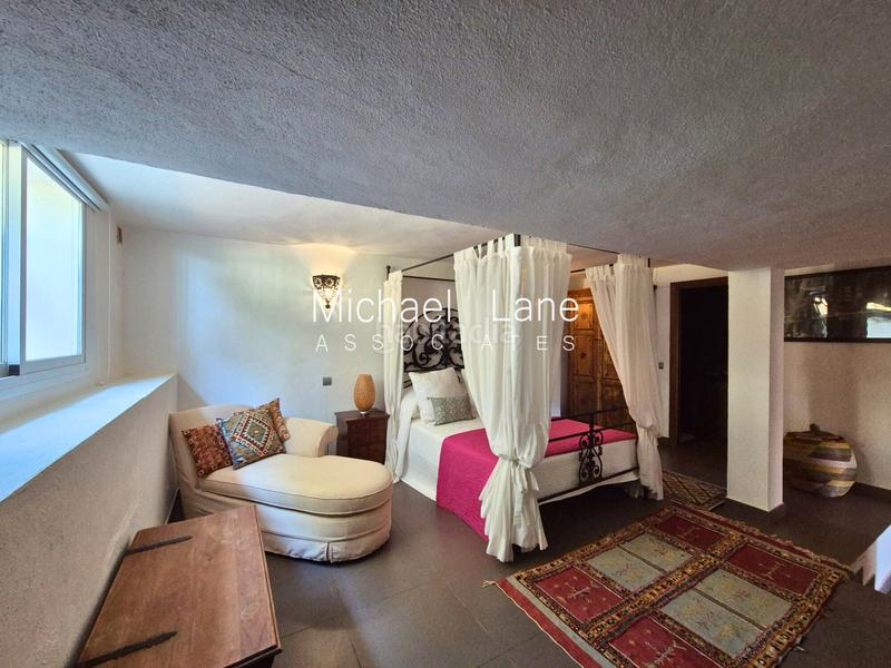 Foto b08ae04d-da72-41ea-9a79-356e977b6487. Xalet amb xemeneia aparcament piscina a Chullera Manilva