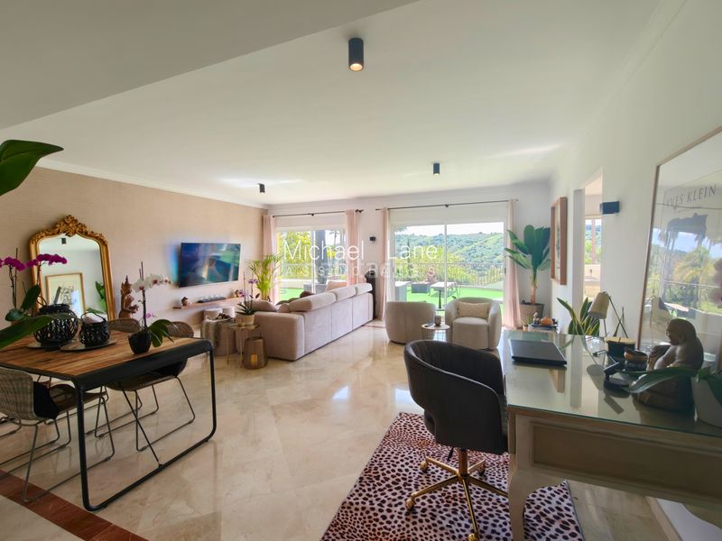 Foto bd7085a9-a7aa-4e42-8233-7c373461a6fb. Apartament amb piscina a Sotogrande alto Sotogrande