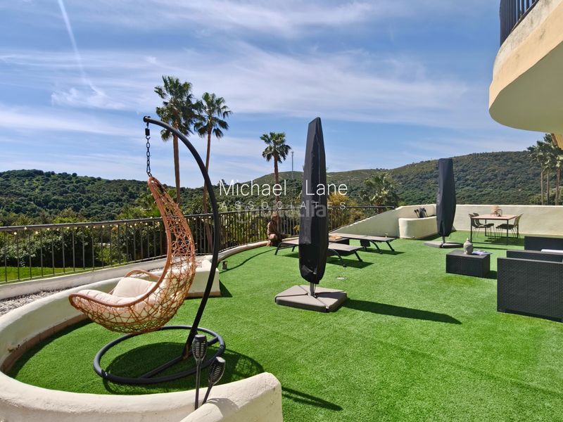 Foto fa254914-8b10-447b-8586-3ba159d34c3f. Apartament amb piscina a Sotogrande alto Sotogrande