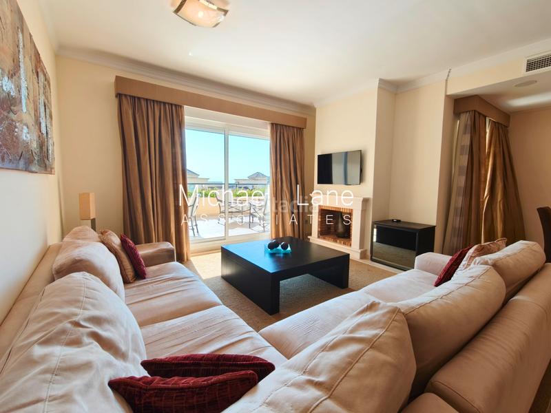 Foto 0b2c304c-9f41-42f6-a84e-f34fb2f343a2. Piso exclusivo apartamento en san roque club de 3 dormitorios con vistas al mar en Sotogrande