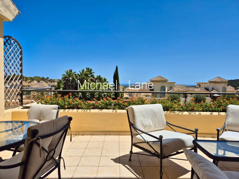 Foto 0cbb8f58-9156-4674-8b39-9e17576ca65c. Piso exclusivo apartamento en san roque club de 3 dormitorios con vistas al mar en Sotogrande