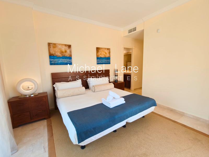 Foto 9ec04671-50b7-4bbc-8873-2a011a2151c6. Piso exclusivo apartamento en san roque club de 3 dormitorios con vistas al mar en Sotogrande