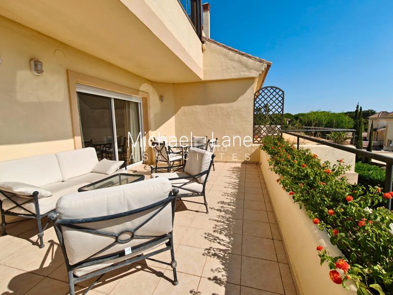 Foto bd246d51-ae66-4d4d-b454-6cccf1b9d273. Piso exclusivo apartamento en san roque club de 3 dormitorios con vistas al mar en Sotogrande