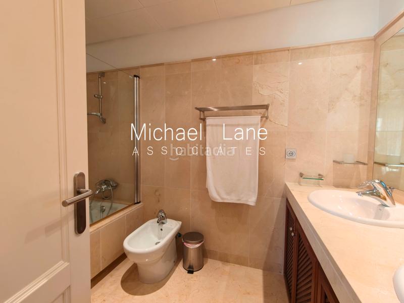 Foto ca3edfb3-2b8d-4549-be63-c444fd0b7016. Piso exclusivo apartamento en san roque club de 3 dormitorios con vistas al mar en Sotogrande