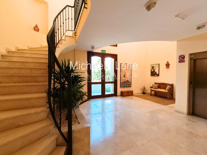 Foto fc1b94ca-4e1e-4c9c-9975-4390ca9c8355. Piso exclusivo apartamento en san roque club de 3 dormitorios con vistas al mar en Sotogrande