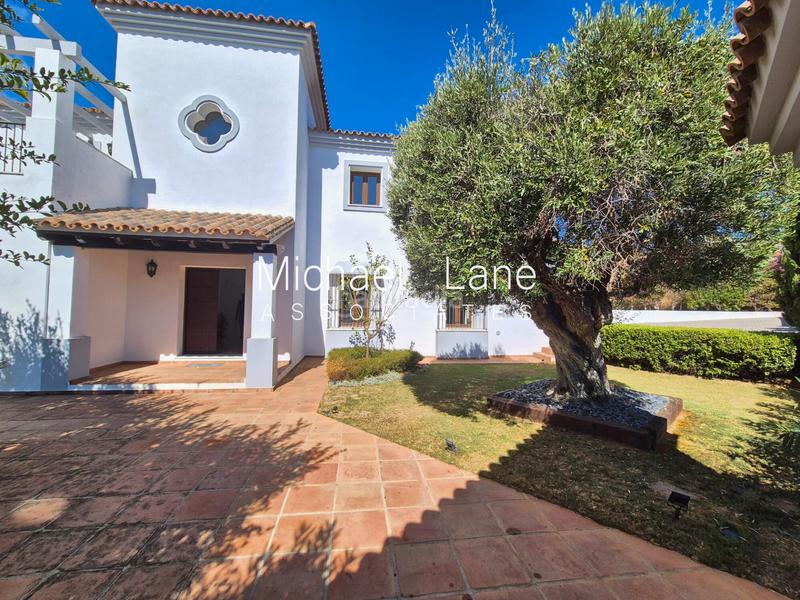 Foto 63b3c3dc-47a4-4863-a6df-7bfd9fe9c4e2. Chalet hermosa villa de 5 dormitorios con impresionantes vistas al mar en Sotogrande
