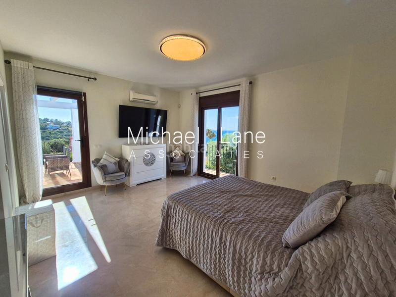 Foto 9685d306-8aed-43ee-a9e7-a7443468fdf0. Chalet hermosa villa de 5 dormitorios con impresionantes vistas al mar en Sotogrande