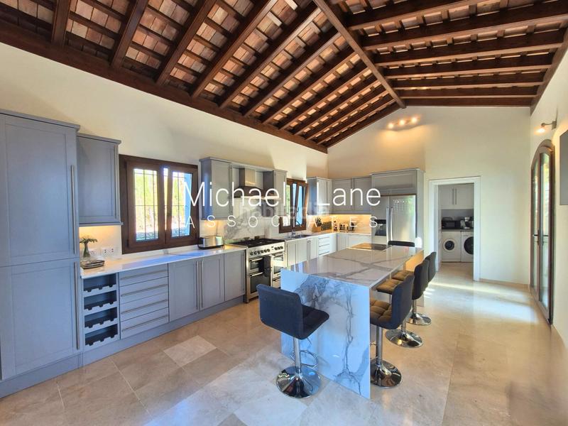 Foto 9e24b569-4dca-42ad-9615-7adbef969419. Chalet hermosa villa de 5 dormitorios con impresionantes vistas al mar en Sotogrande