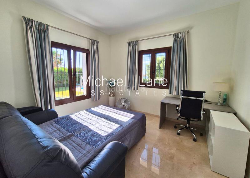 Foto ce93dded-f08b-48cf-b587-23eb4354b03d. Chalet hermosa villa de 5 dormitorios con impresionantes vistas al mar en Sotogrande