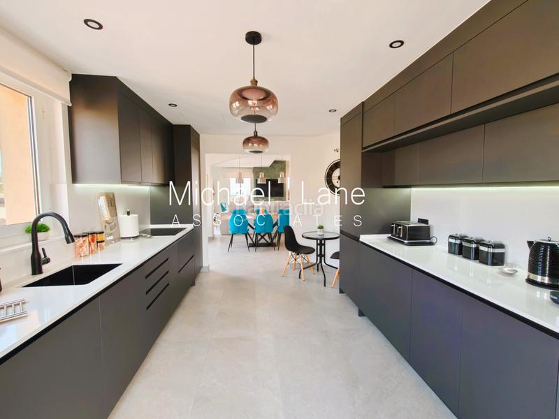 Foto 2a75efbf-dc41-4da7-9f41-8aafa285c052. Dúplex ático dúplex completamente renovado con preciosas vistas al mar! en Sotogrande