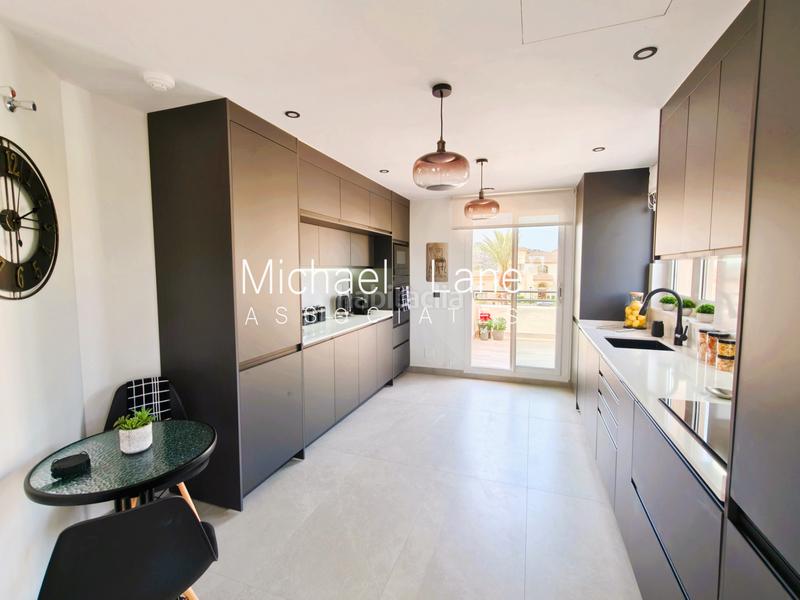 Foto 567b7b60-88a0-47b4-8b1f-03695973565e. Dúplex ático dúplex completamente renovado con preciosas vistas al mar! en Sotogrande