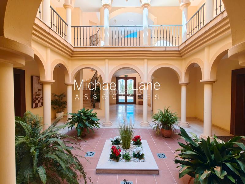 Foto 60d7cccf-ed3e-4818-ae9e-6da9e9d87570. Dúplex ático dúplex completamente renovado con preciosas vistas al mar! en Sotogrande
