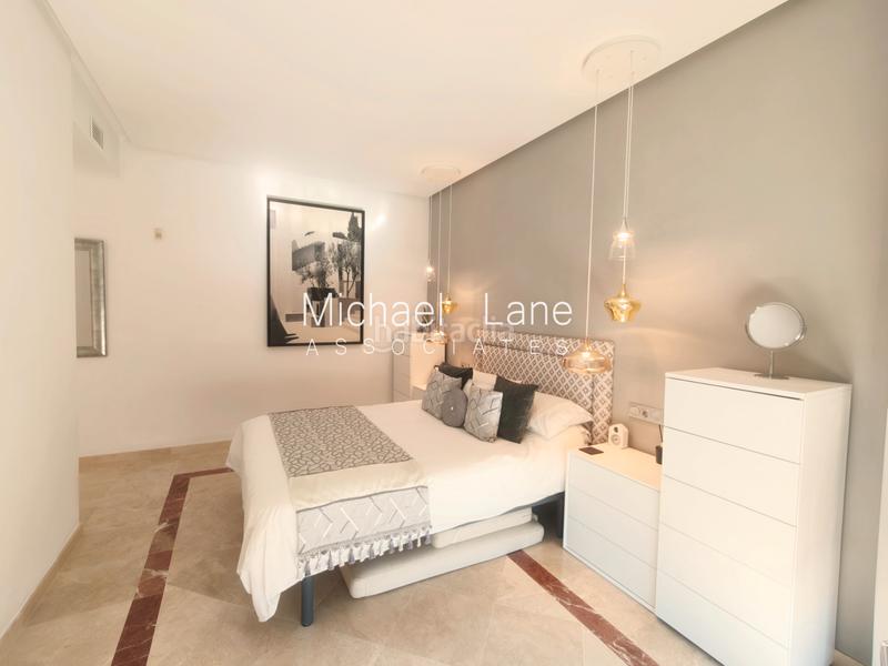 Foto 07dc233a-9148-4315-80b6-fb4bd57bc4e1. Pis amb aparcament piscina a Sotogrande alto Sotogrande