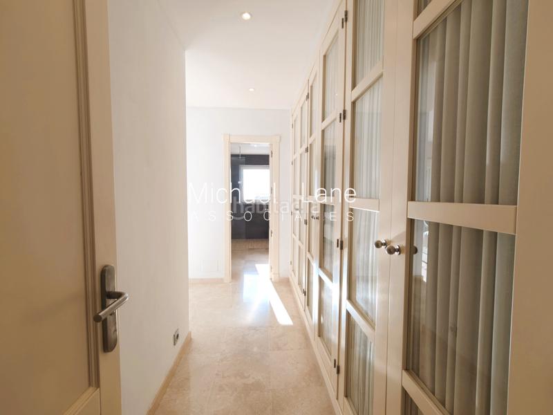 Foto 4c735a1b-e259-45e3-9874-6f3a491e1370. Pis amb aparcament piscina a Sotogrande alto Sotogrande