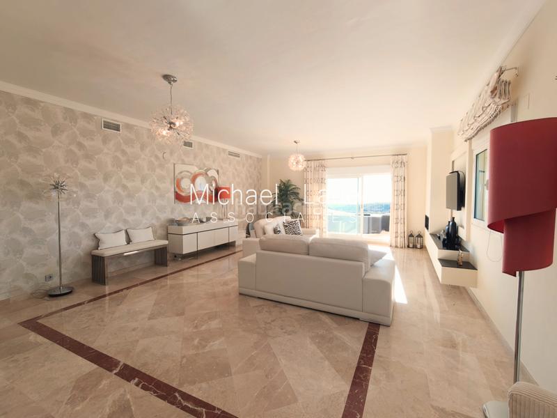 Foto 58d929b1-dbf4-4113-8f6f-5edc20331ea8. Pis amb aparcament piscina a Sotogrande alto Sotogrande