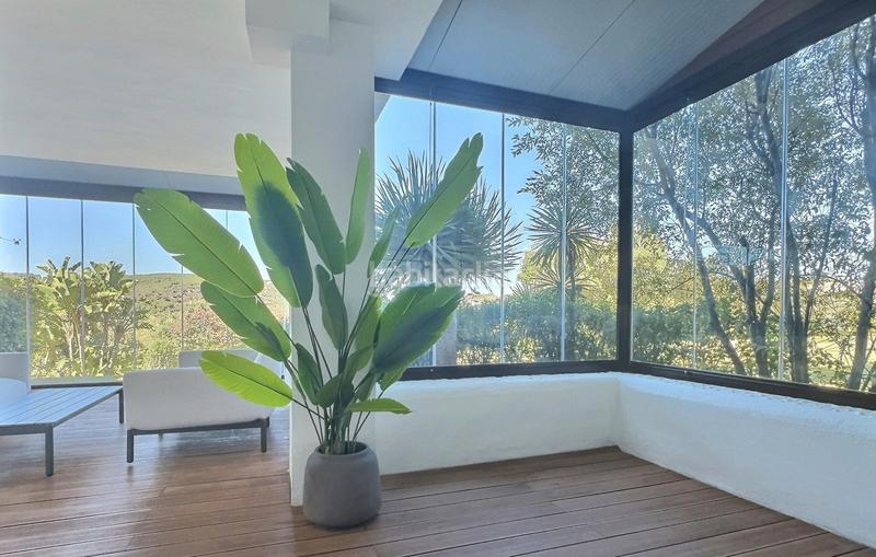 Foto 2b768241-5e5b-4b6b-876c-1f38641d7efd. Erdgeschoss mit kamin parking pool in Sotogrande alto Sotogrande