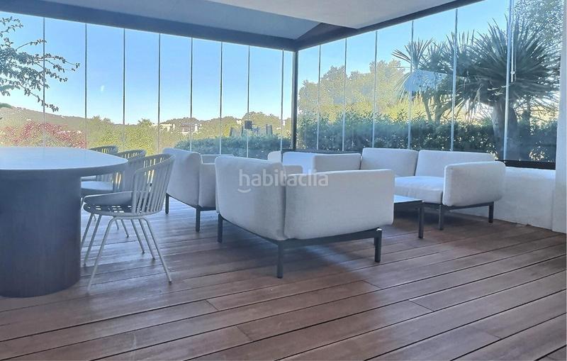 Foto d181c338-337a-43cb-b758-c4bbfdc0b1c9. Erdgeschoss mit kamin parking pool in Sotogrande alto Sotogrande