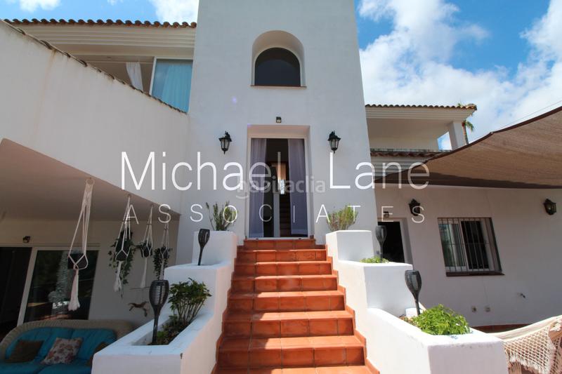 Foto 482995ac-375a-4332-b7dc-c4024aad414a. Chalet con camino parcheggio piscina in Sotogrande alto Sotogrande