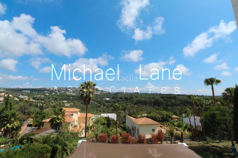 Foto 8773a7a3-c673-457c-a8c6-ba9e1c60b57f. Chalet con camino parcheggio piscina in Sotogrande alto Sotogrande