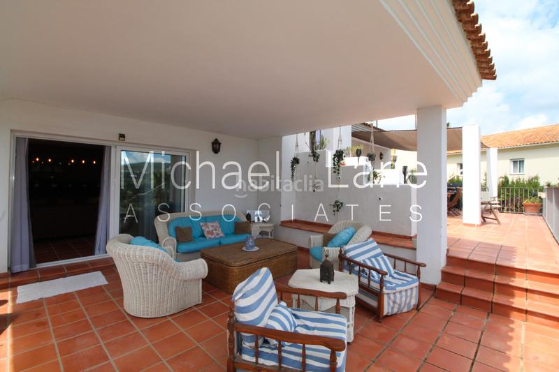 Foto 8ae5fd36-49f5-4cf9-894b-806ee2fae67d. Chalet con camino parcheggio piscina in Sotogrande alto Sotogrande