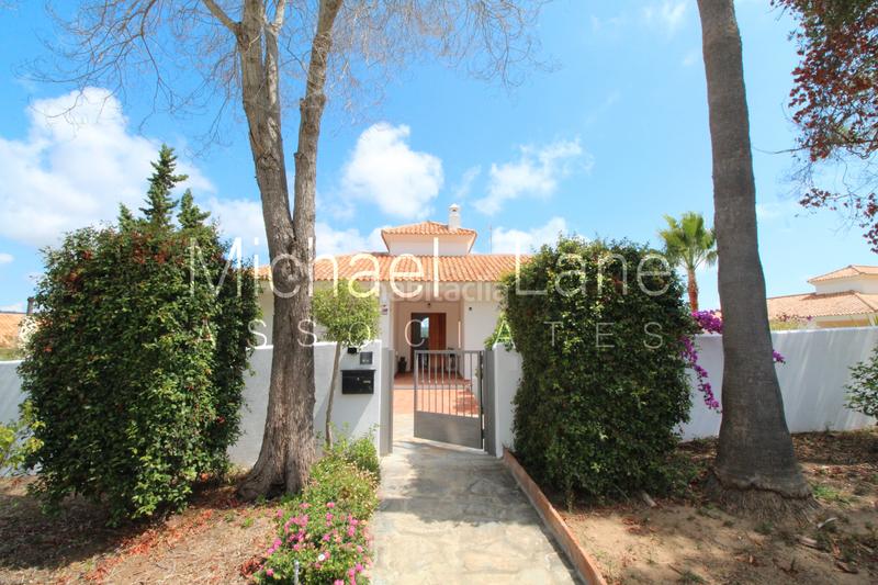 Foto a1aeb1d5-d29c-442a-8a44-807fe6dcdd38. Chalet con camino parcheggio piscina in Sotogrande alto Sotogrande