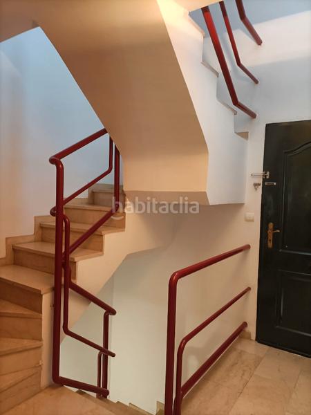 Foto 97d301bd-6364-4d68-8568-faaa11df65f7. Maison jumelée avec cheminée parking piscine dans puerto de Estepona Estepona