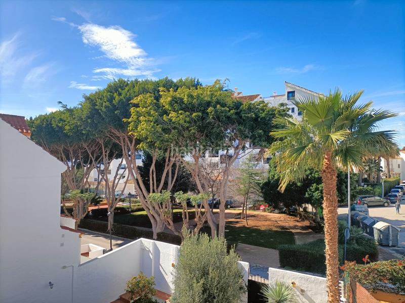 Foto a7ef16db-bbbe-4a86-801a-f1cc20486e59. Maison jumelée avec cheminée parking piscine dans puerto de Estepona Estepona