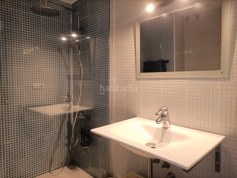 Foto b0a48728-2159-405d-ac6a-2b4dd1b7663d. Maison jumelée avec cheminée parking piscine dans puerto de Estepona Estepona