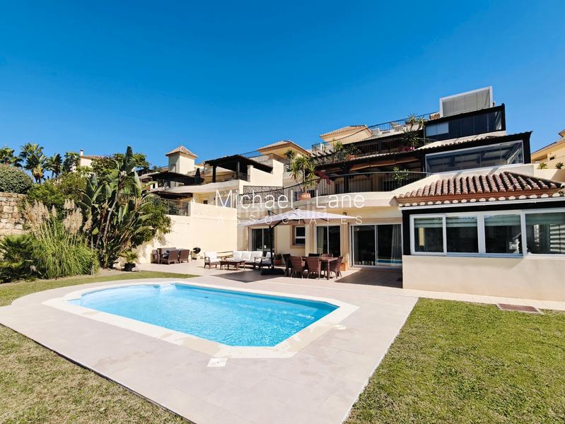 Foto 074f2d8e-1e70-4865-ba7a-d425a53b864a. Erdgeschoss mit pool in Sotogrande alto Sotogrande