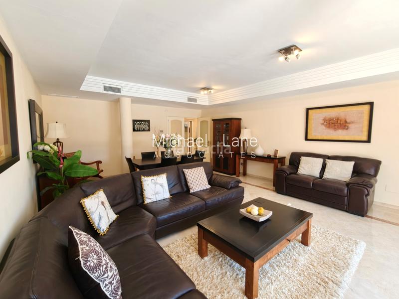 Foto b0ec134a-9d7e-4a67-ac59-32eb1a666a01. Erdgeschoss mit pool in Sotogrande alto Sotogrande