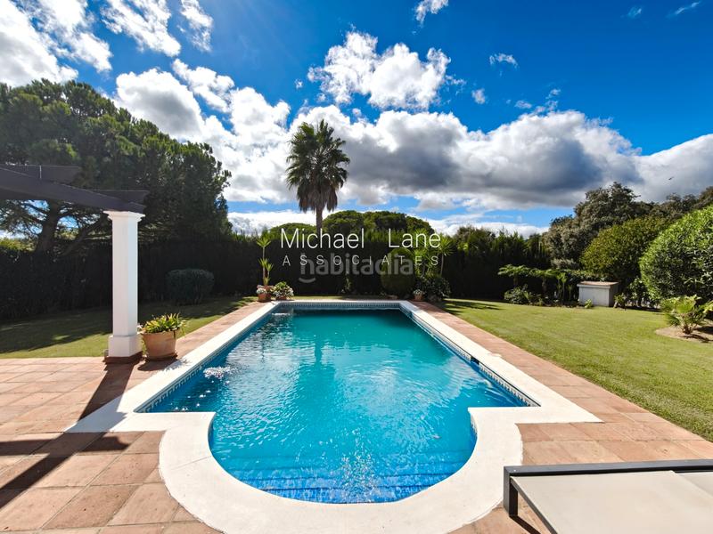 Foto 6818ca3c-e306-41da-9391-300136c67f35. Chalet avec cheminée chauffage parking piscine dans Sotogrande